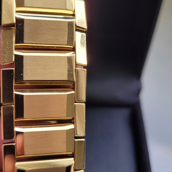 Movado Watch Gold Mirror Dial. $2195 RETAIL - Picture 12 of 16